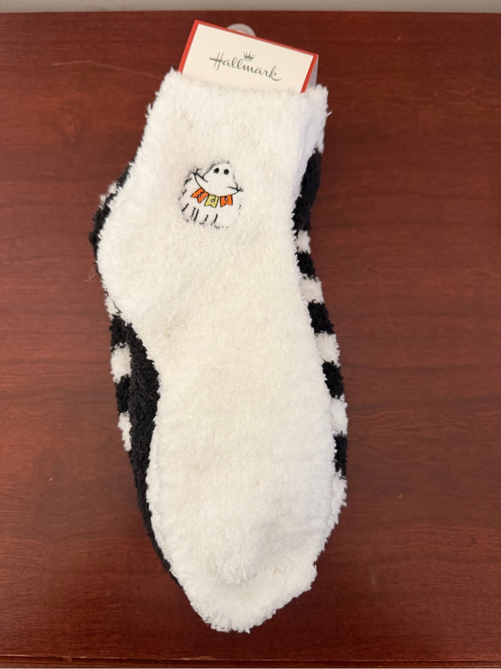Hallmark Halloween Fuzzy Black White Cozy Socks Set of 4 Womens Shoe Size 4-10